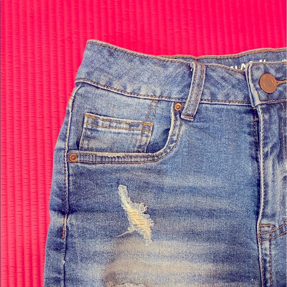 Size 7 blue Jean ripped style shorts - Picture 3 of 5